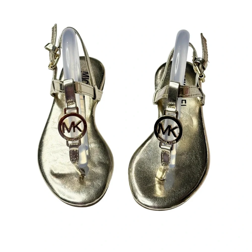 Michael Kors Mandy Thong T-Strap Sandals sz‎ 7 Gold Medallion Toddler